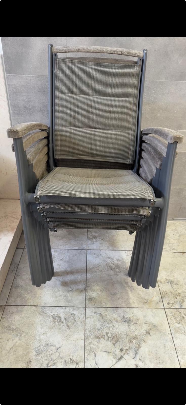 OUTDOOR CHAIRS IN GOOD CONDITION