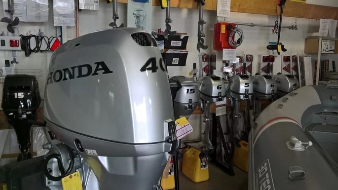 Hot Sale Yamaha, Suzuki, Outboard Motor engine,Humminbird,Garmin Trailers,Minn Kota - image 3