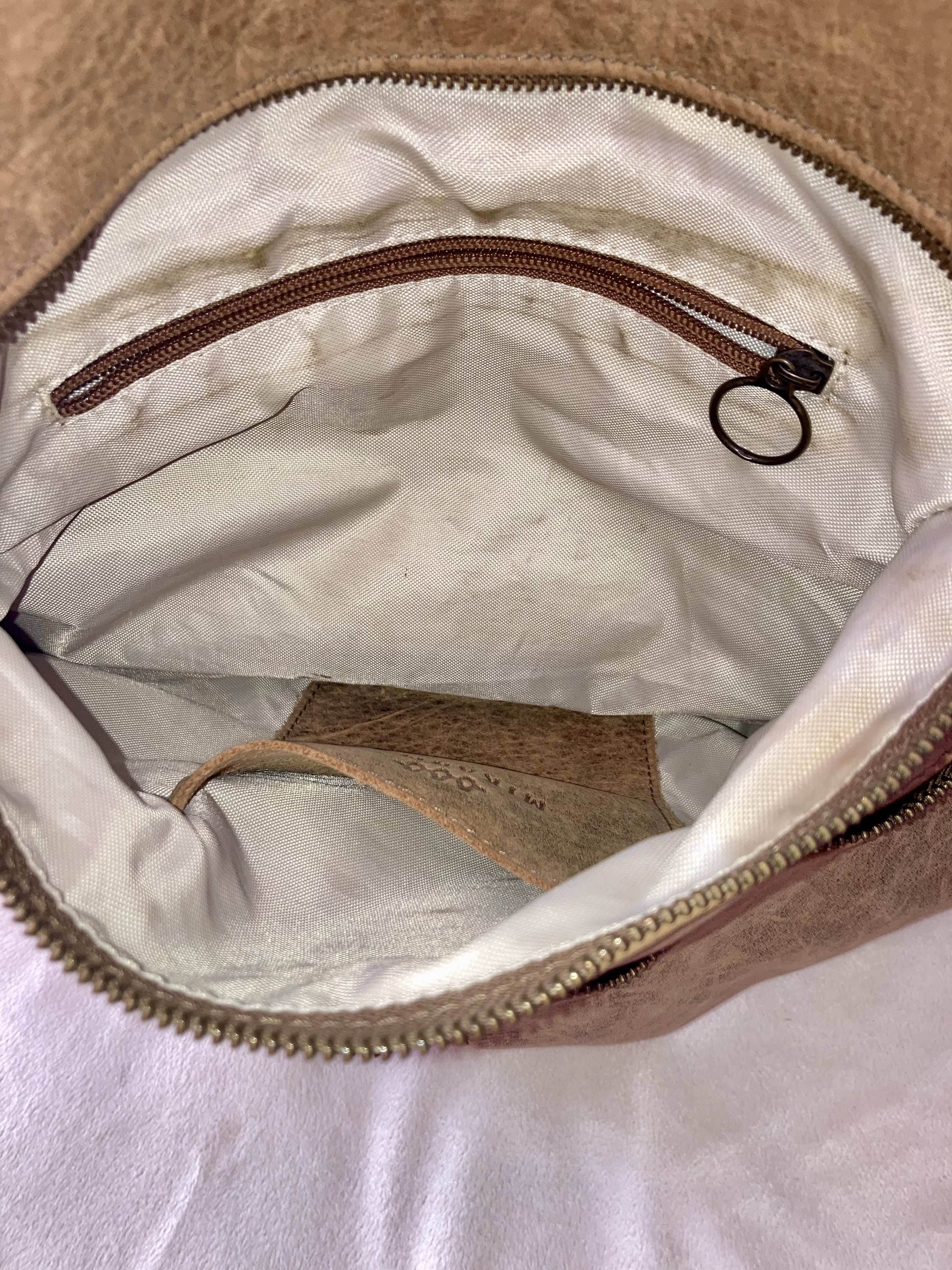 Mikanmor Leather Sling Backpack - image 4