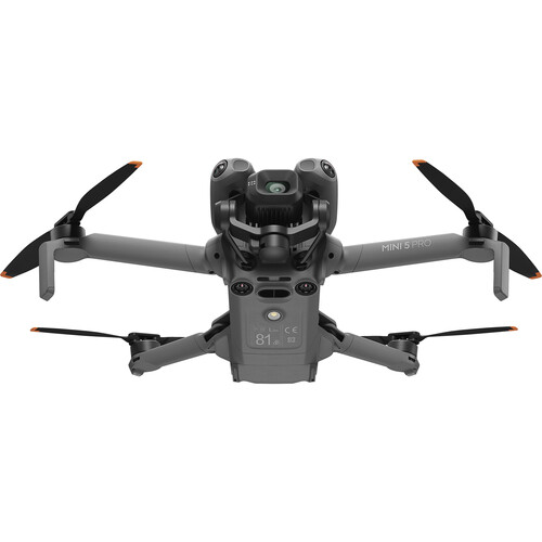 רחפן DJI Mini 5 Pro עם RC2 Fly More Combo Plus וערכת זיכרון למארז