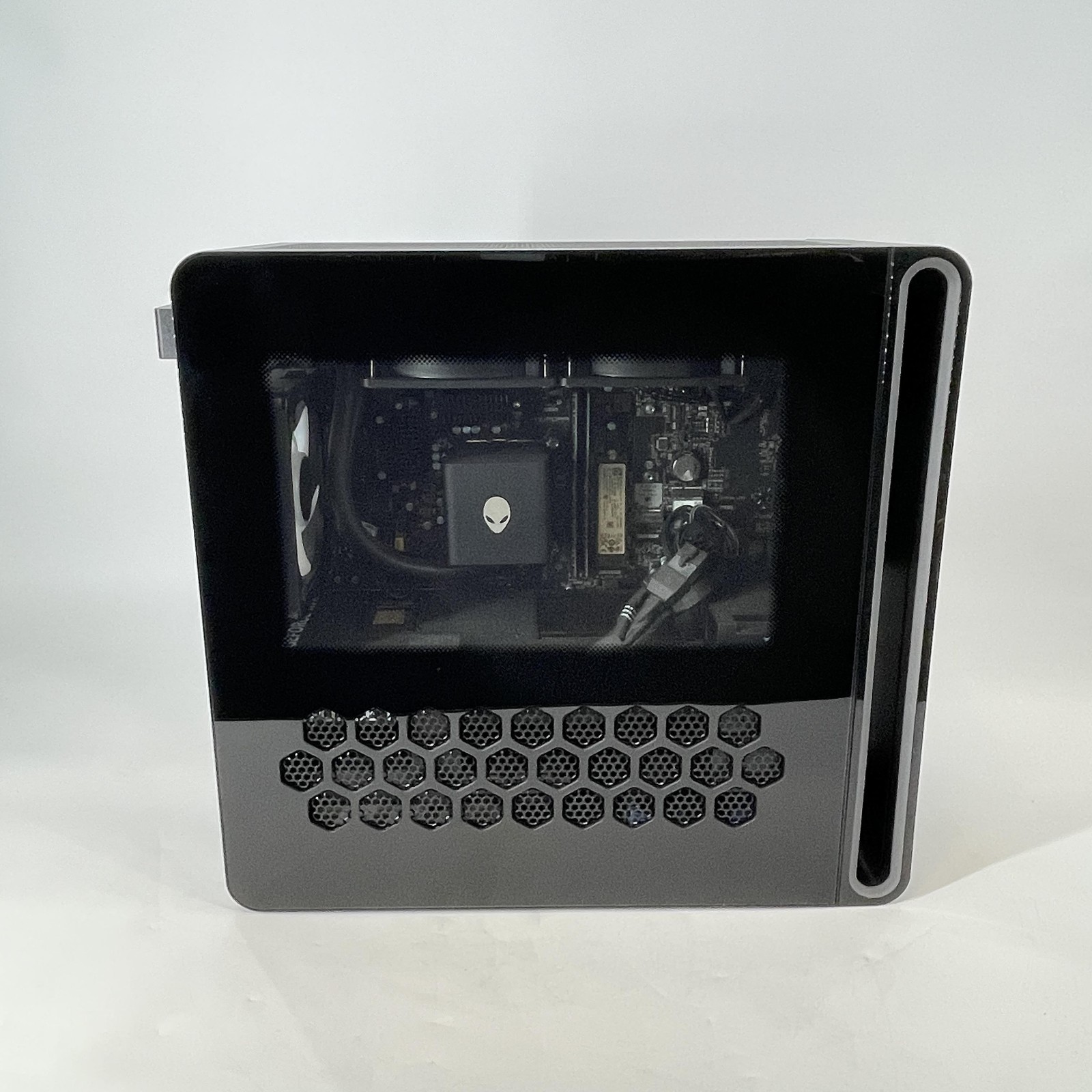 Dell Alienware Aurora ACT1250 3.7 GHz Ultra 9 285K 32GB 2TB RTX 5080 - Excellent - image 2
