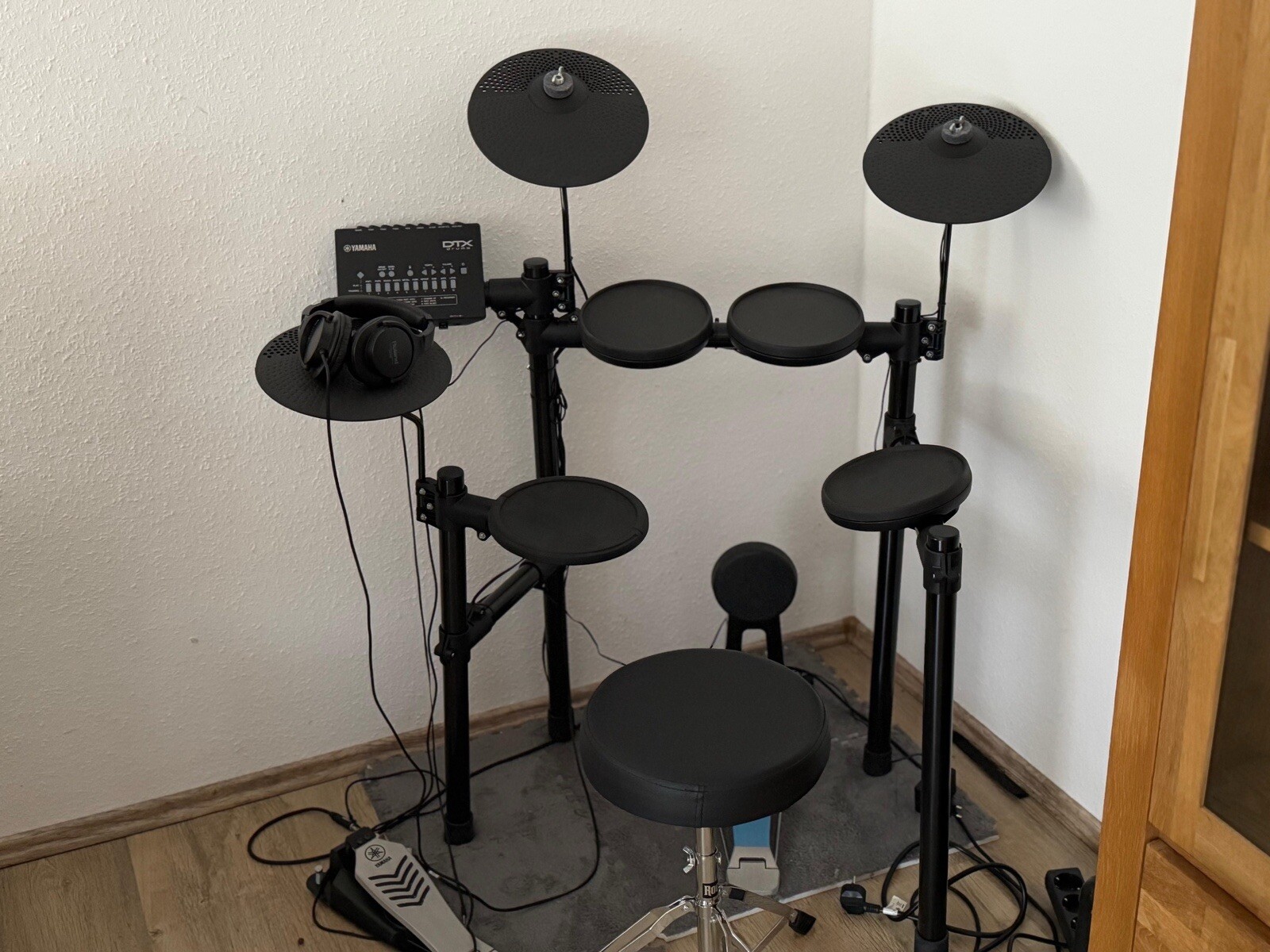 Yamaha DTX452K Electronic Drum Kit
