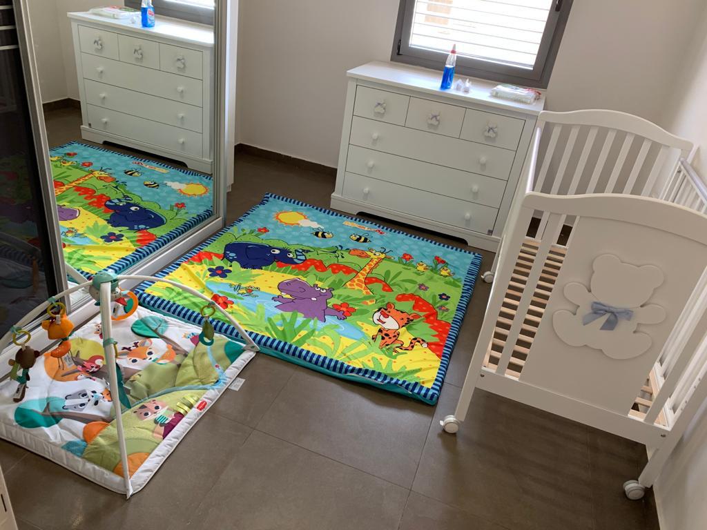 Baby Crib with Mattress + Changing Dresser – Excellent Condition - image 2