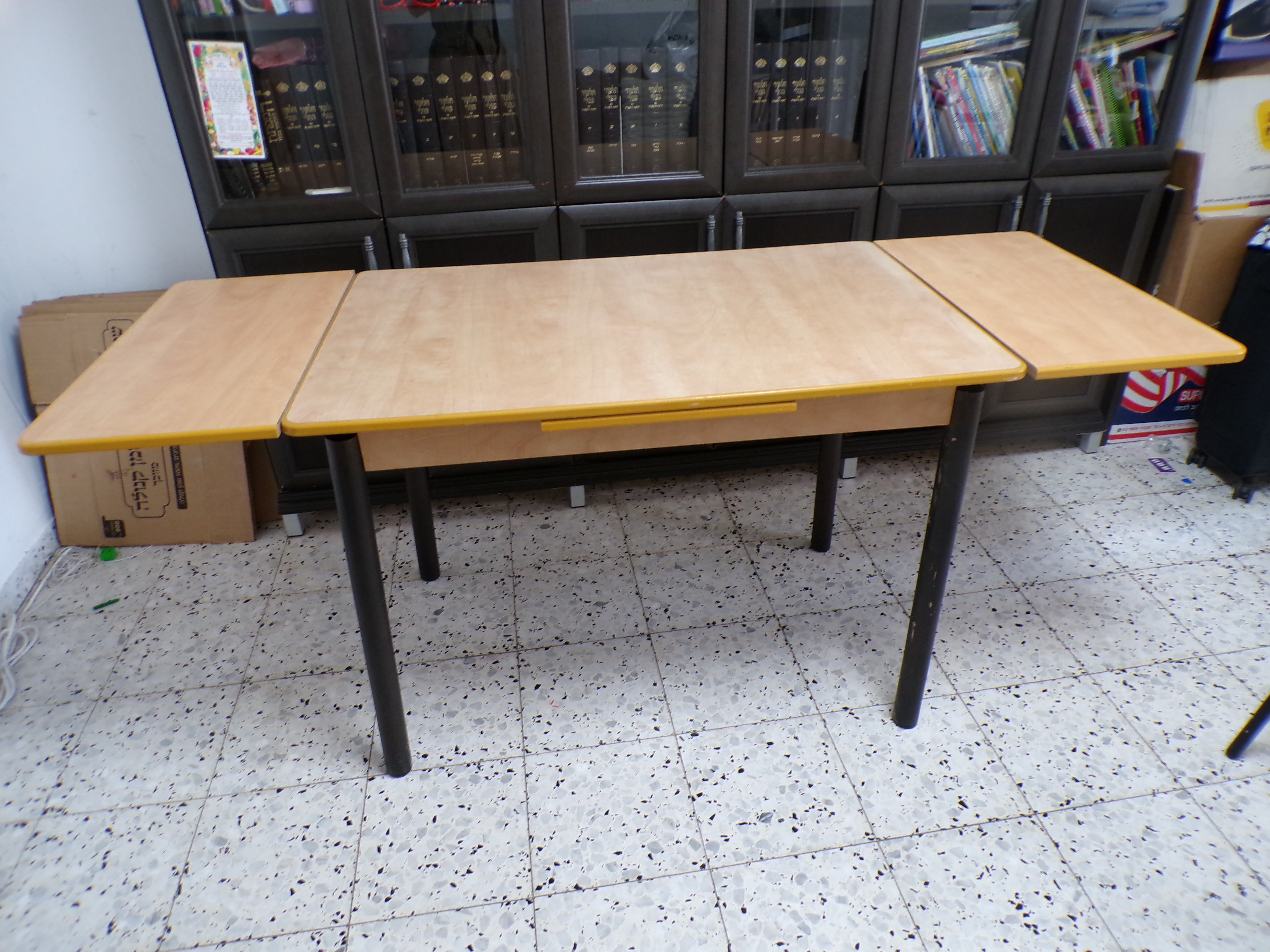 Kitchen table Extendable