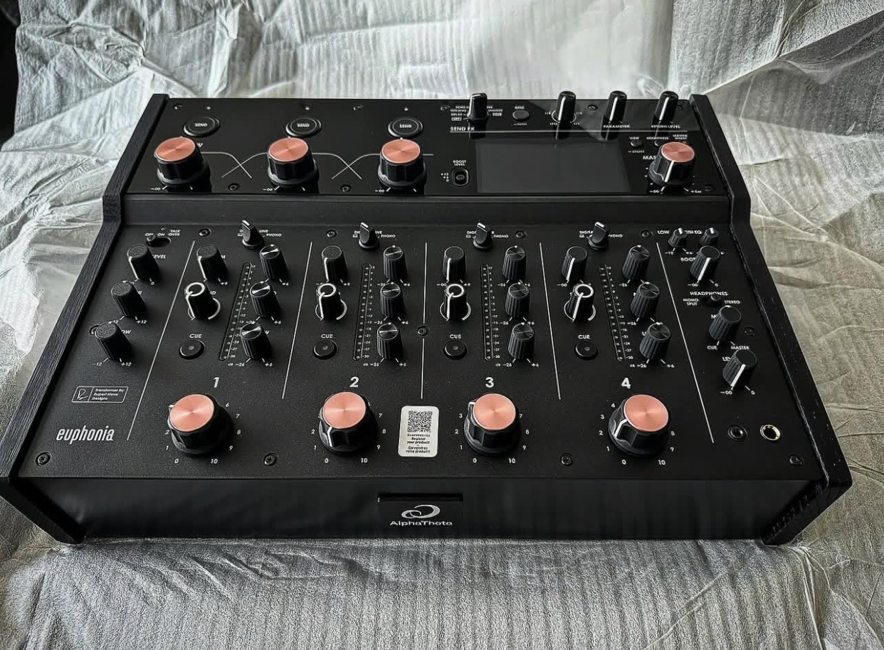 2x AlphaTheta CDJ-3000X, DJM-Euphonia, Pioneer CDJ-3000-W (2) + 1xDJM-900NXS2-W - image 4