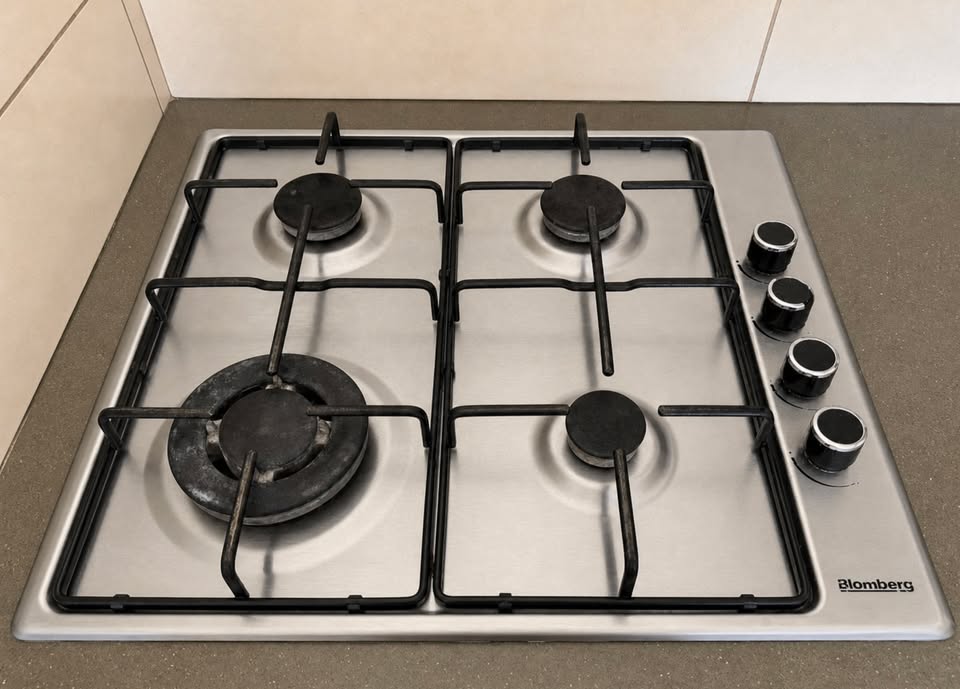 Stainless steel Blomberg gas hob