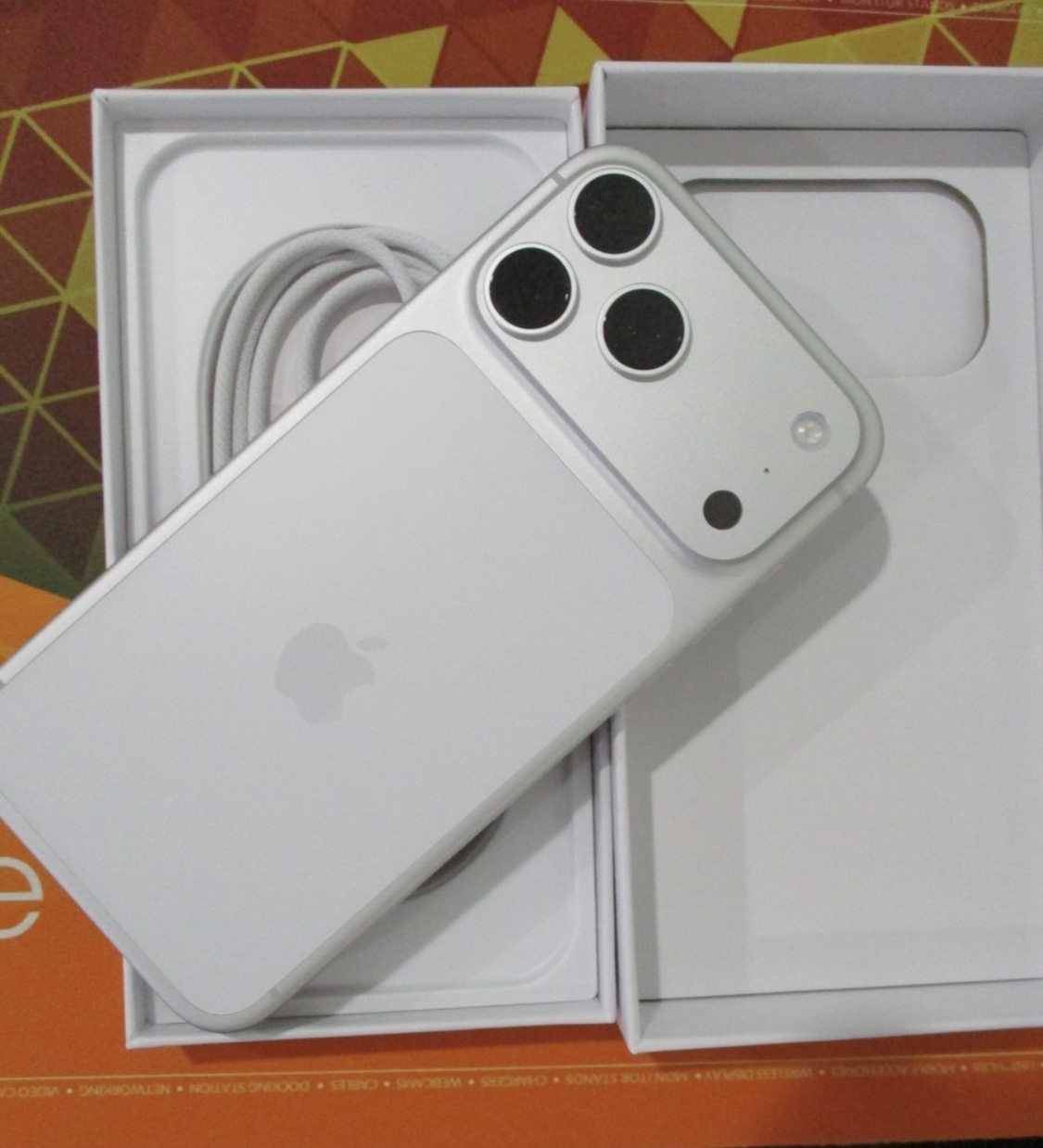 iPhone 17 pro max & iPad Pro unlocked
