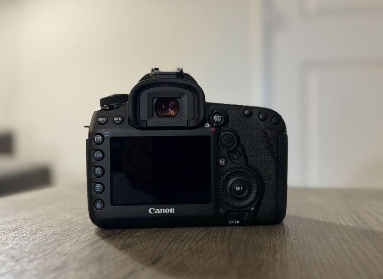 Canon EOS 5D Mark IV DSLR Camera (Body Only) - image 2