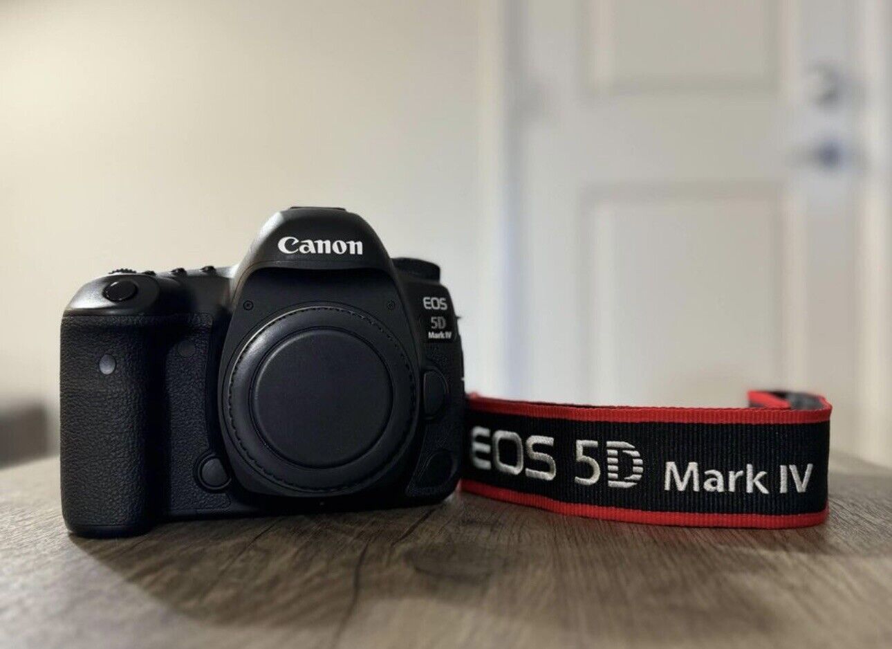 Canon EOS 5D Mark IV DSLR Camera (Body Only) - image 4
