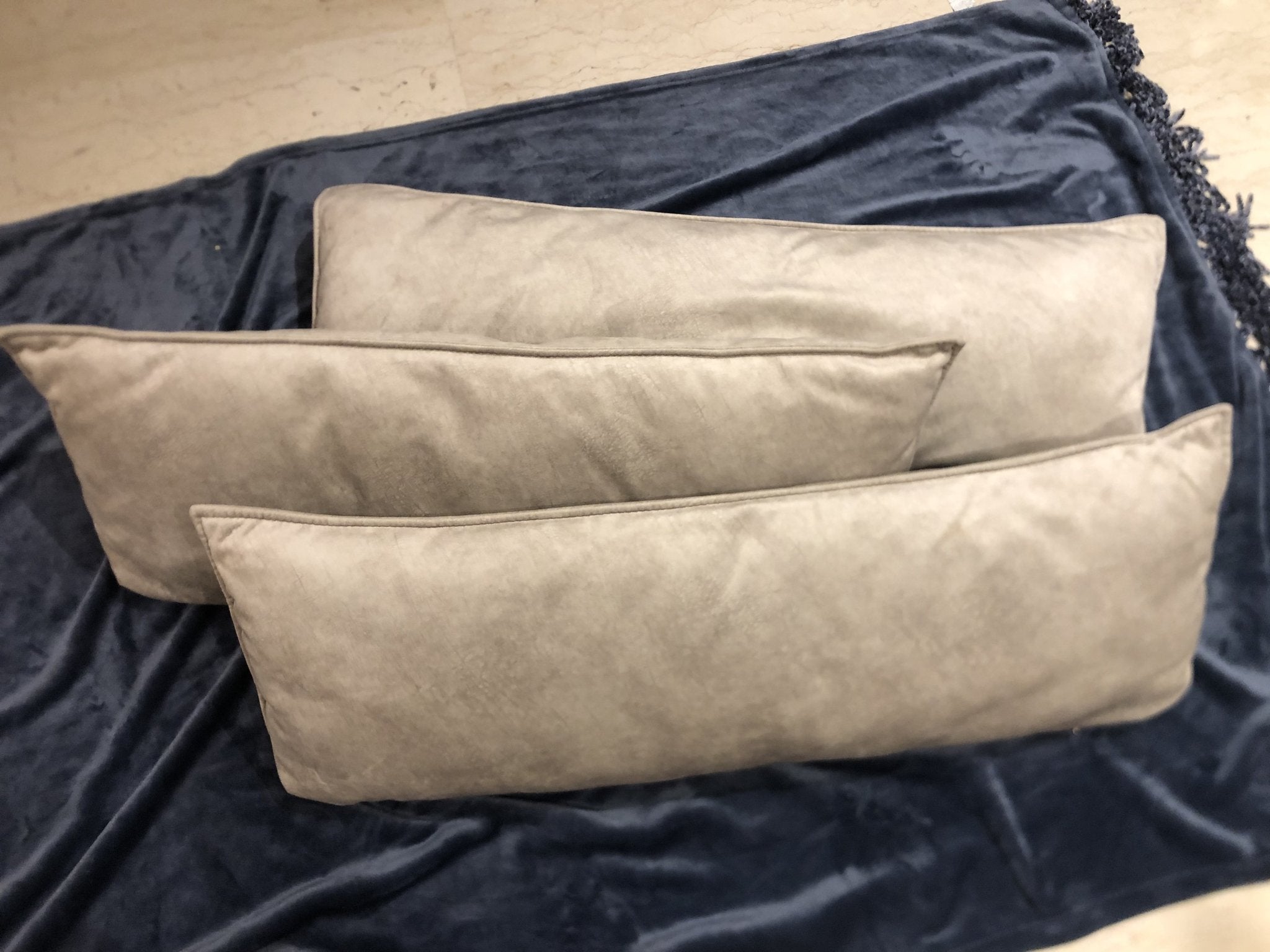 Long cream pillows - The Jerusalem Market
