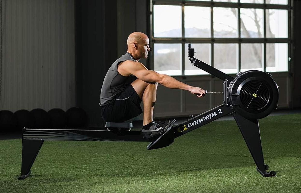 מכונת חתירה ביתית Concept2 RowErg עם רגליים גבוהות – כולל צג PM5 ומעמד למכשיר - image 5