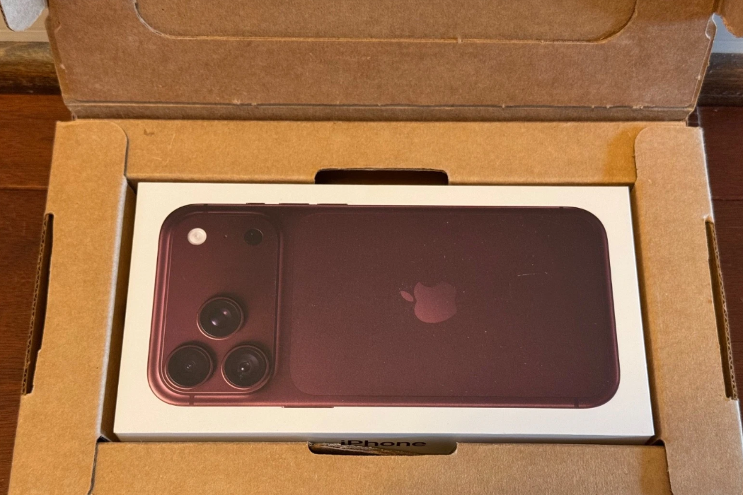 Brand New Unlocked Apple iPhone 18 Pro Max 512GB - image 4