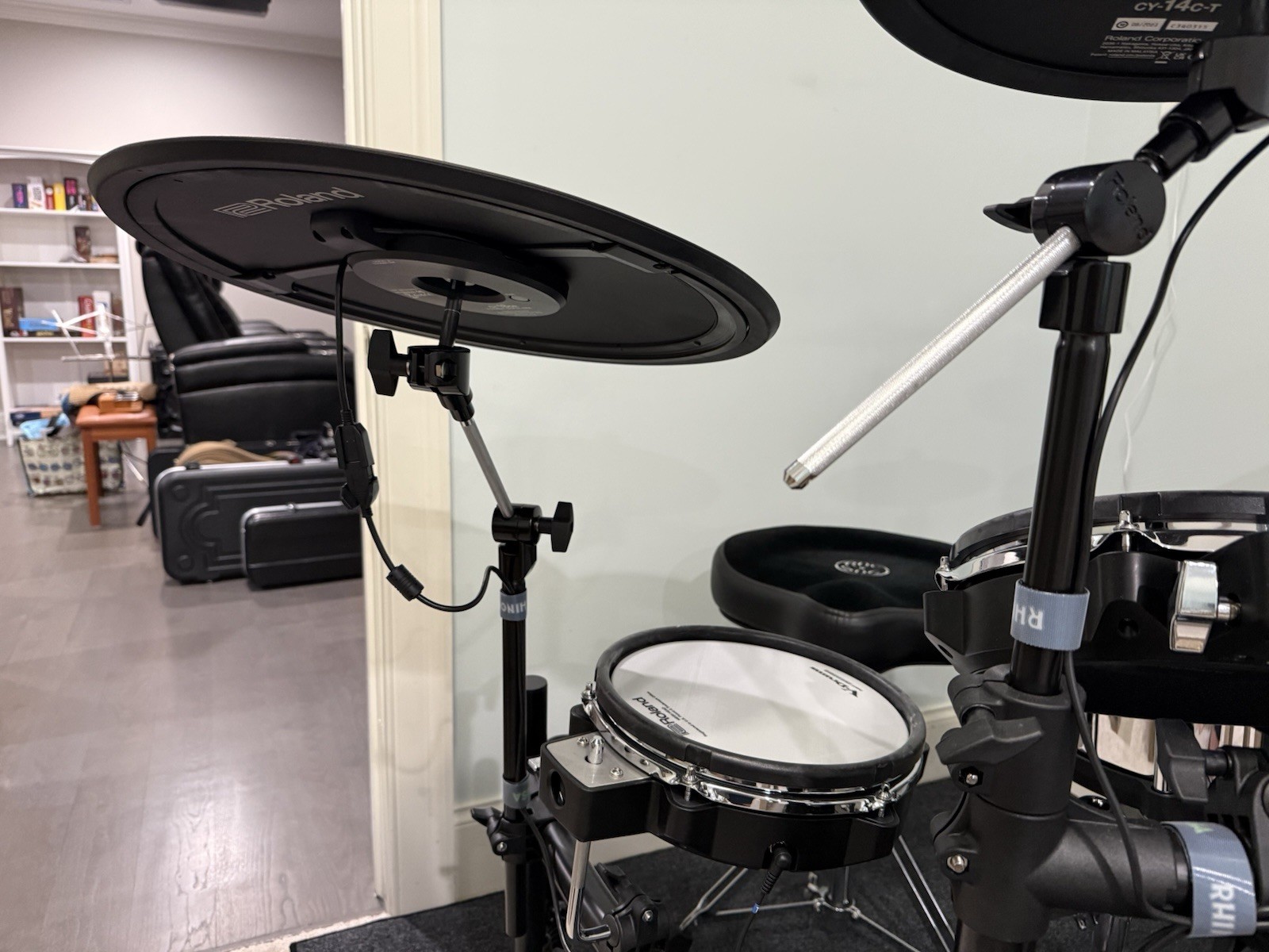Roland V-Drums TD-27KV2 Electronic Drum Kit Mesh Pad, Pedals, Throne, Mat + more - image 3