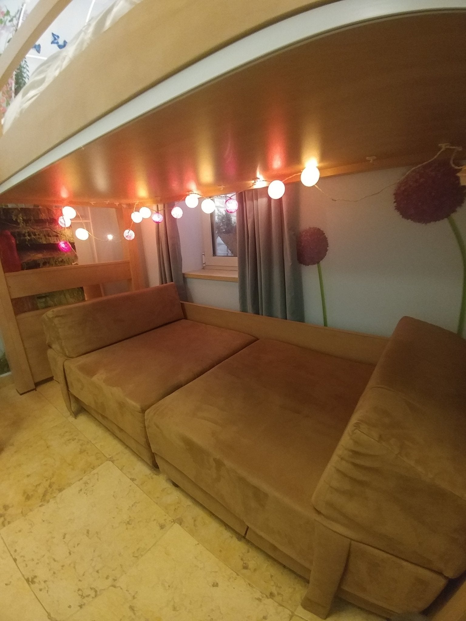 Gallery bed - The Jerusalem Market