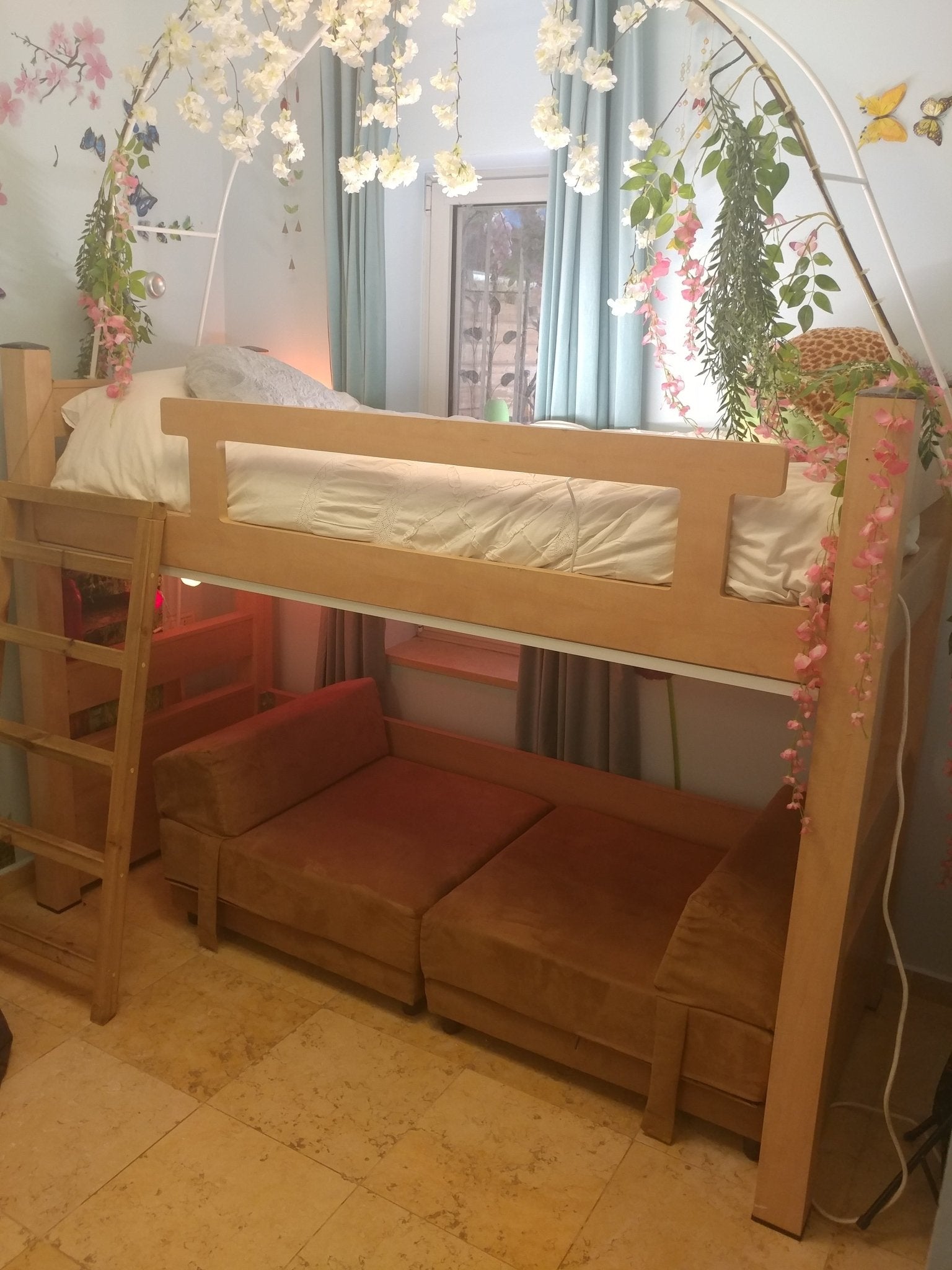 Gallery bed - The Jerusalem Market