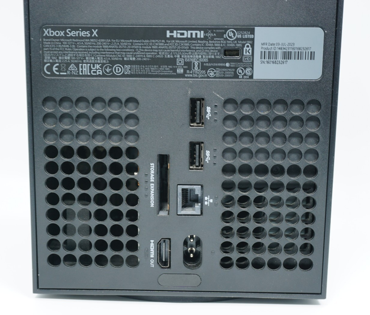 Microsoft Xbox Series X 1TB Black - image 3