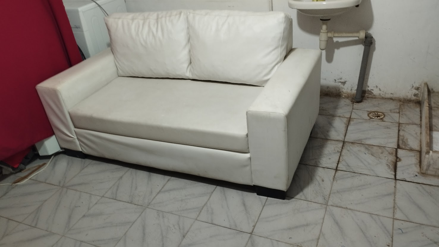 sofa - image 2