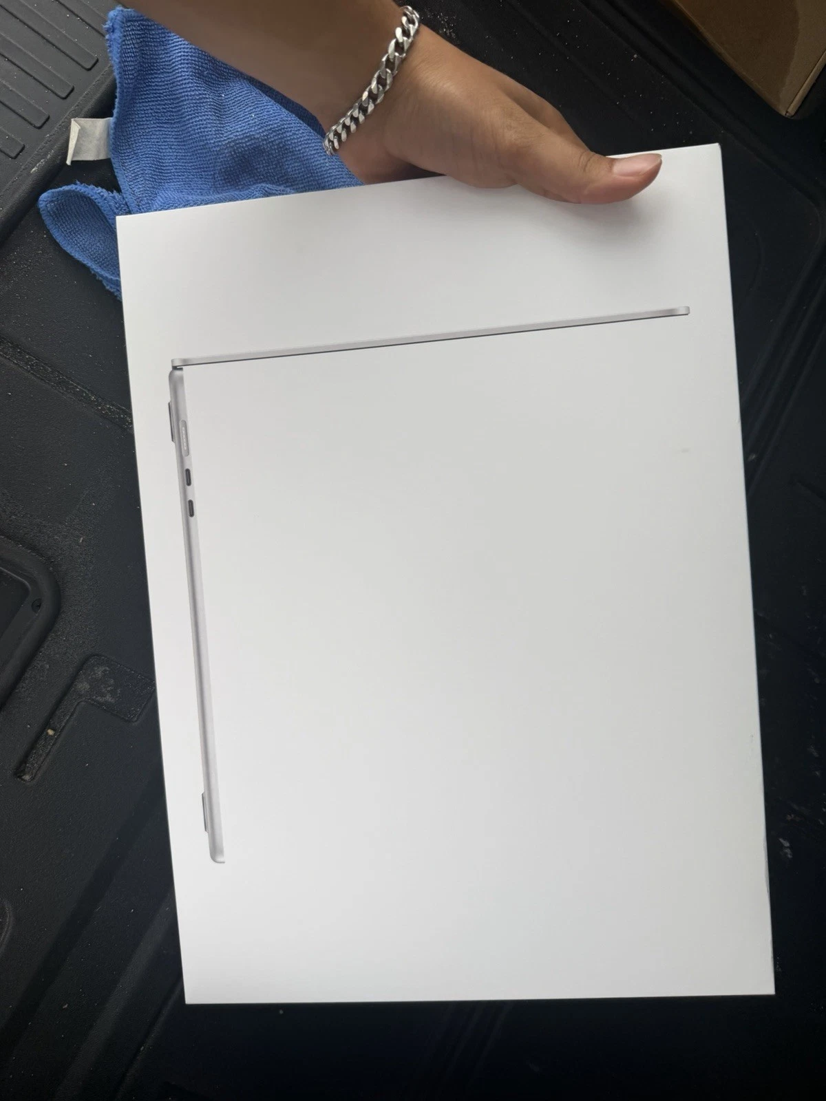 Apple Macbook Air 15" M5 Chip 24GB 1TB 10-Core GPU Silver MDVC4LL/A