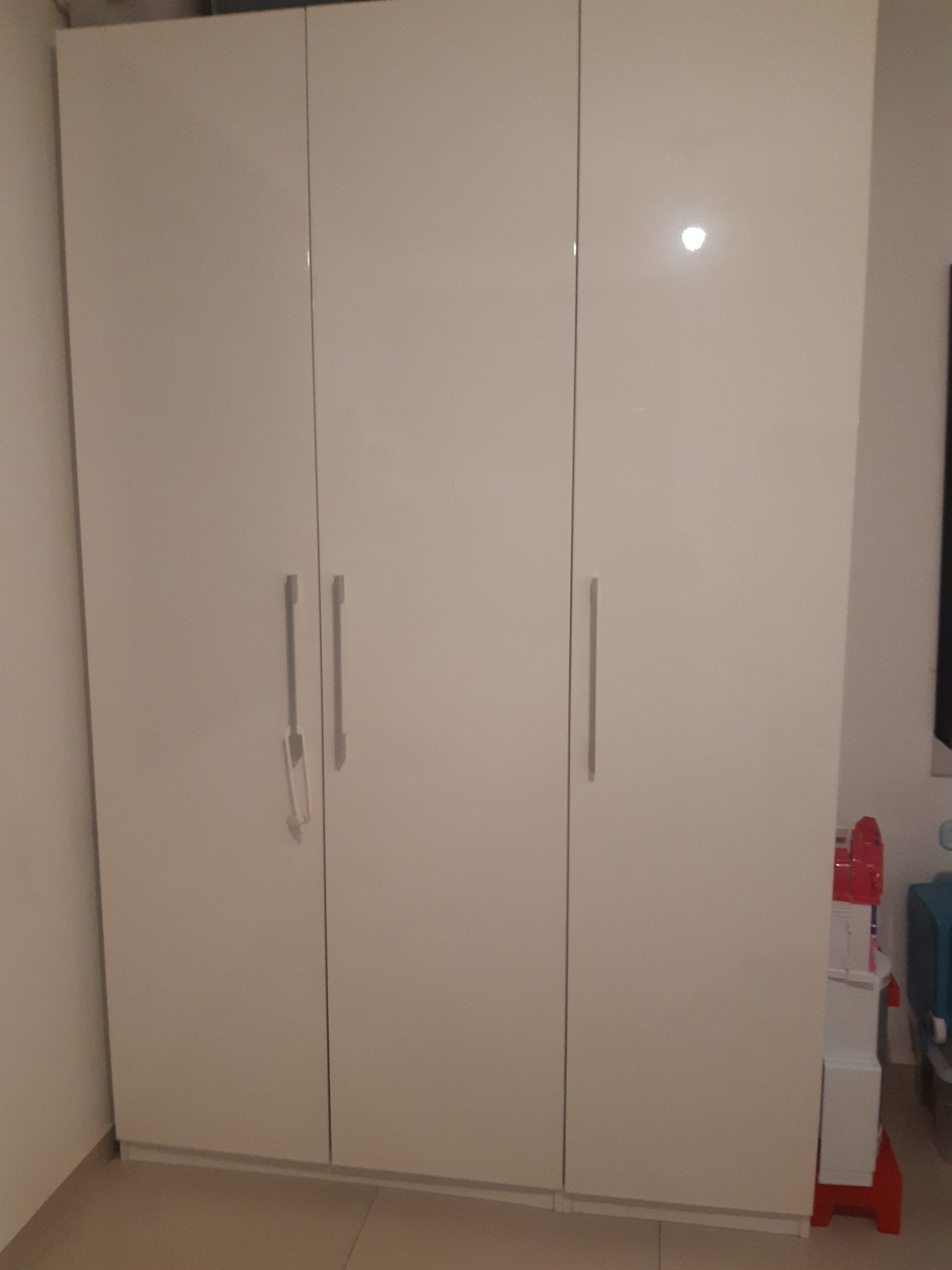 3 door closet - The Jerusalem Market