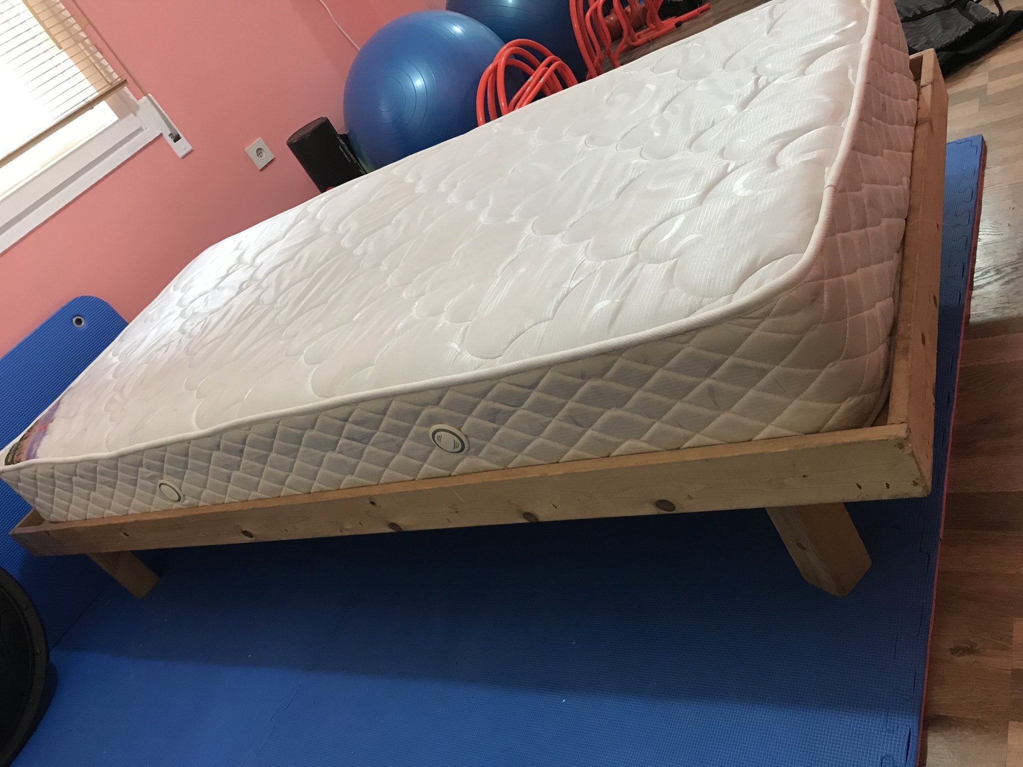 Twin Mattress and frame - The Jerusalem Market