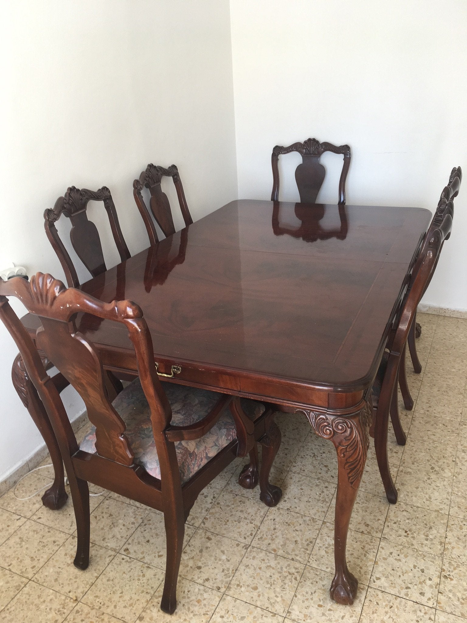 Dining room table and chairs - The Jerusalem Market