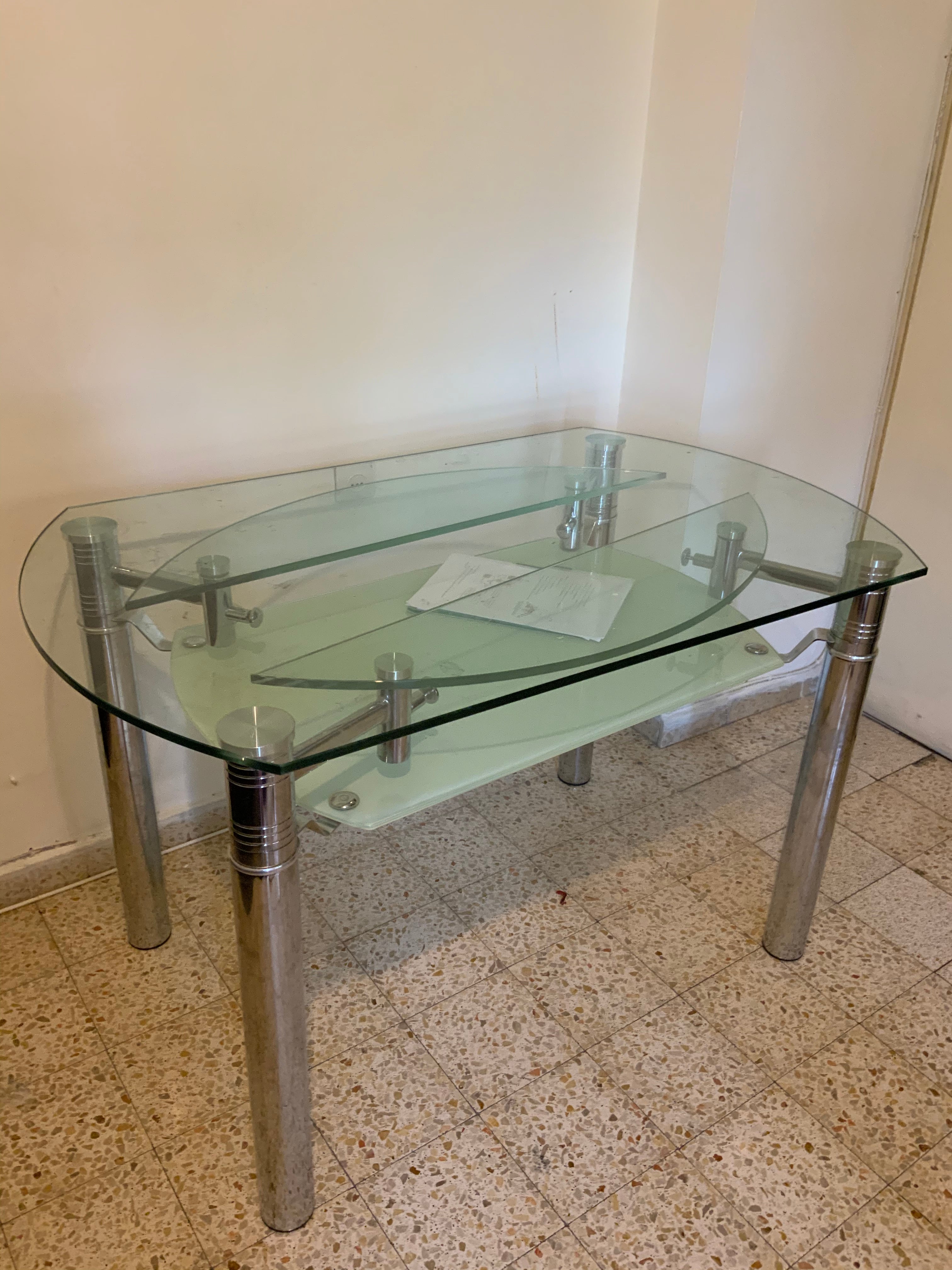 Stunning Glass Table - image 6