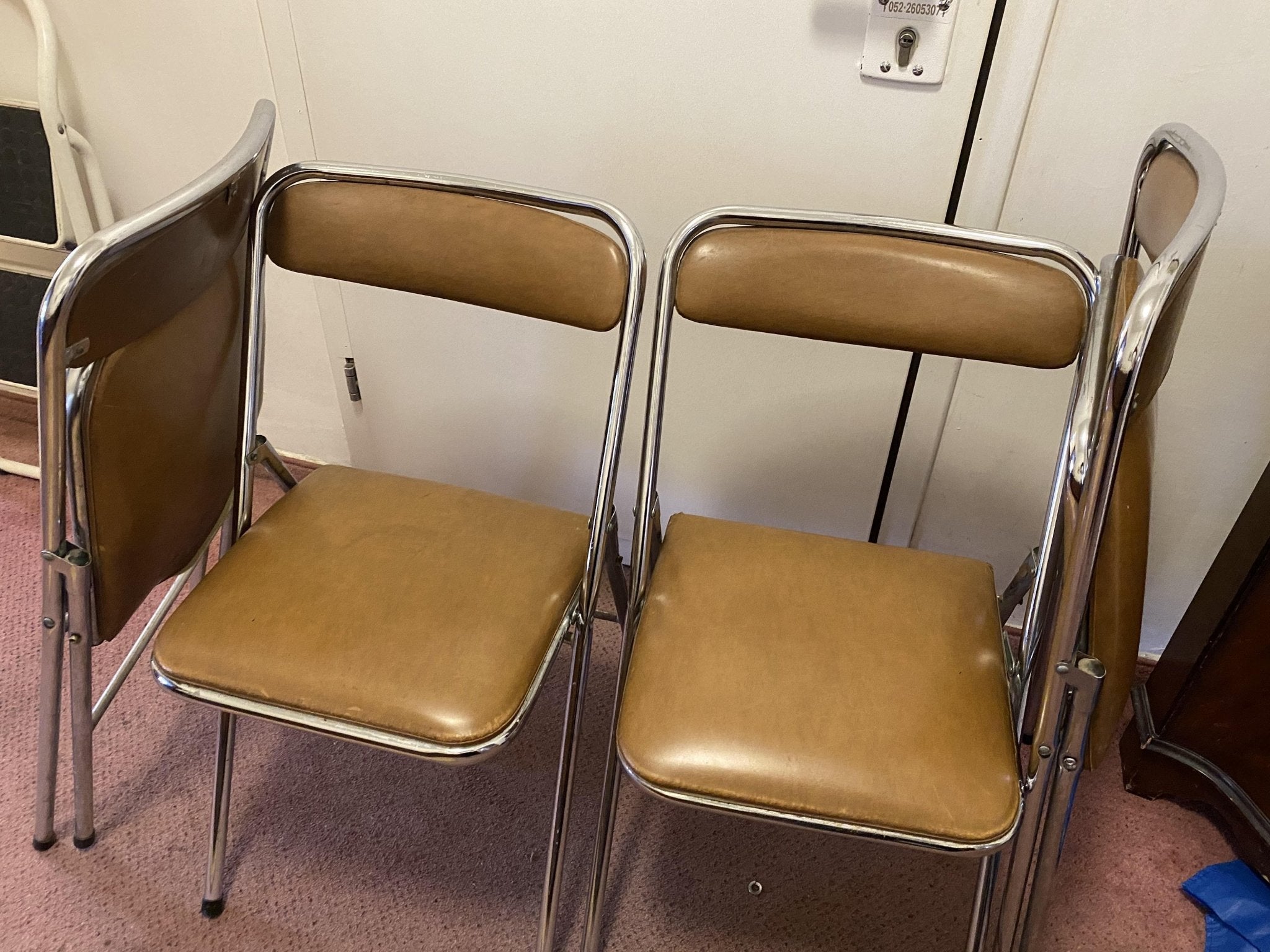 folding chairs - The Jerusalem Market