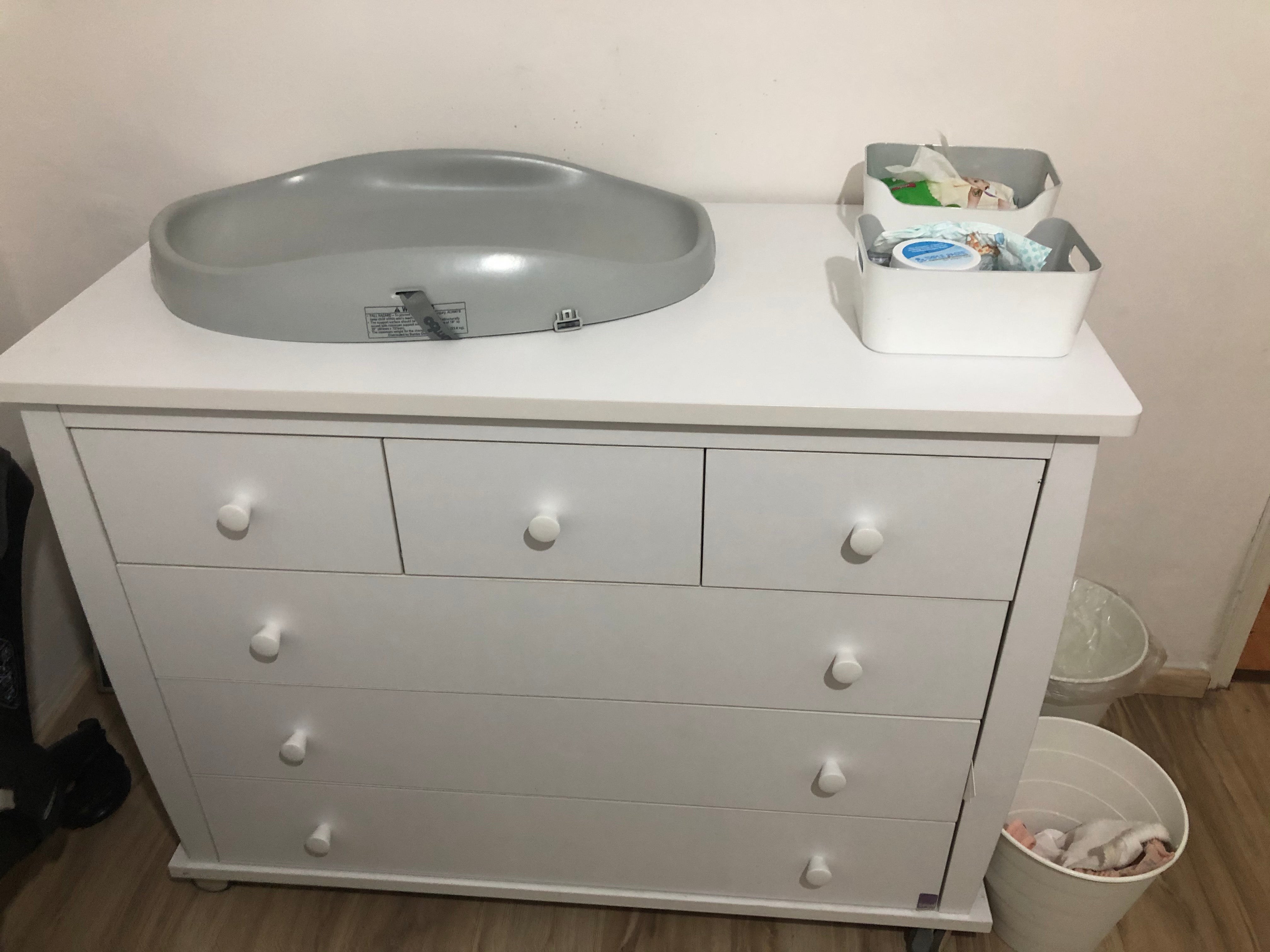 Dresser