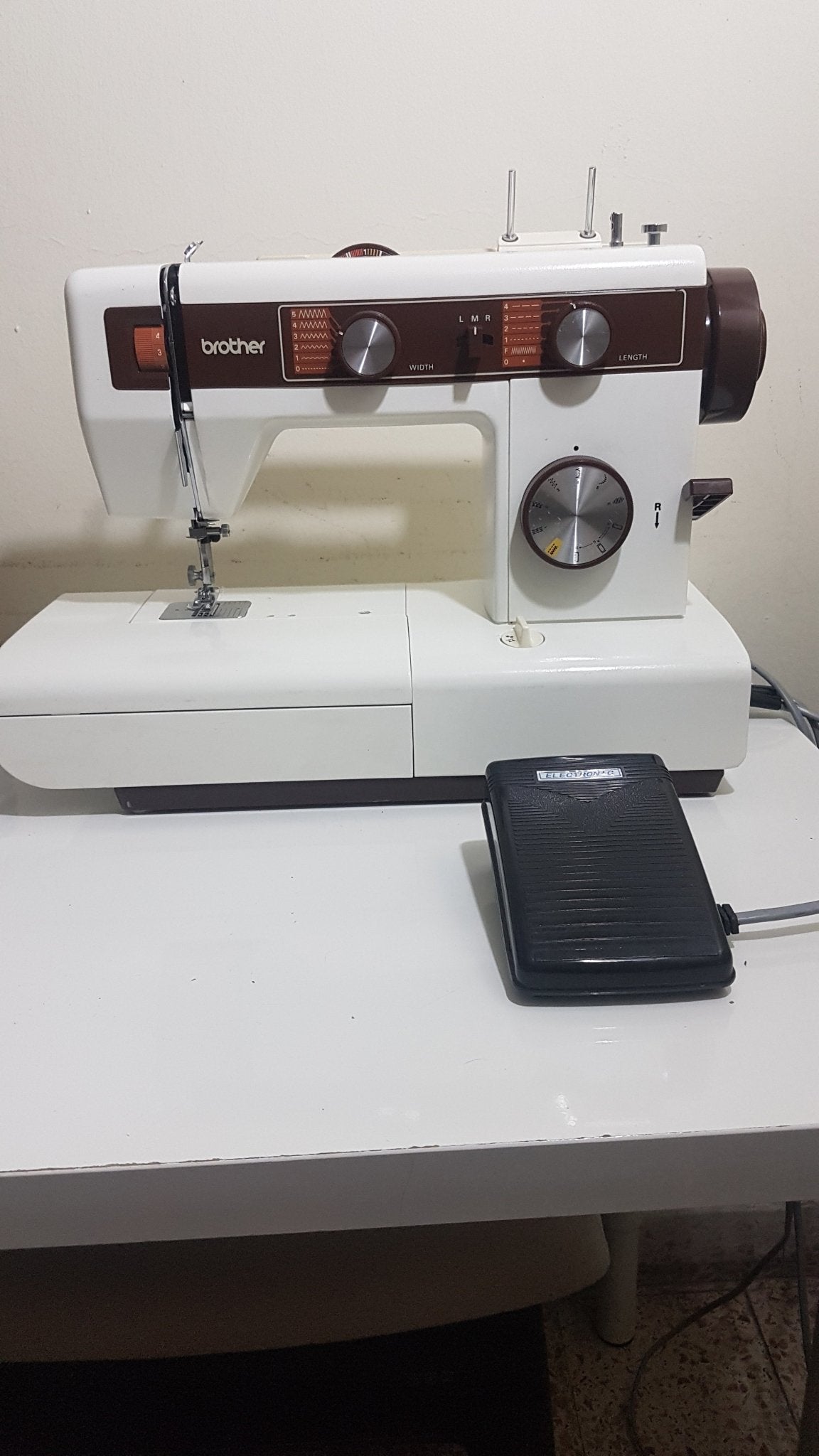 Brother Sewing Machine with lots of accessories - The Jerusalem Market