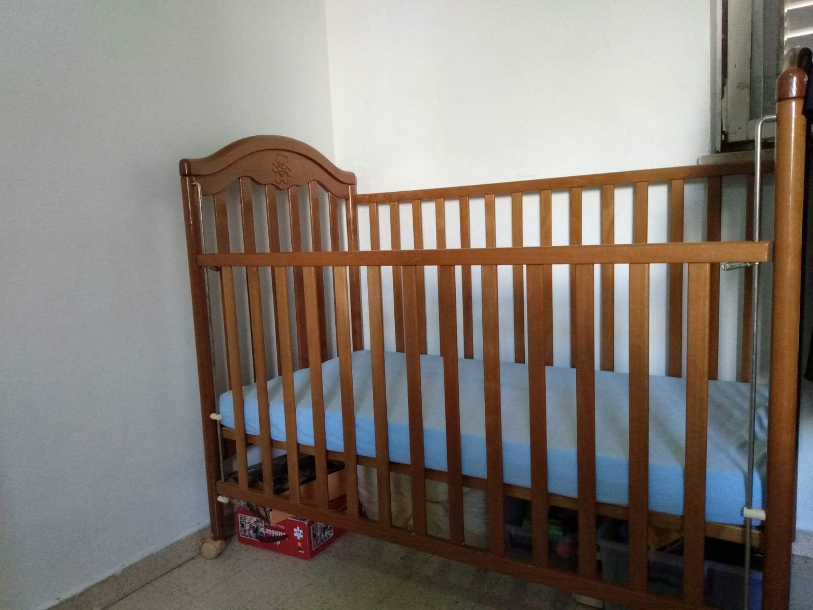 Crib - The Jerusalem Market