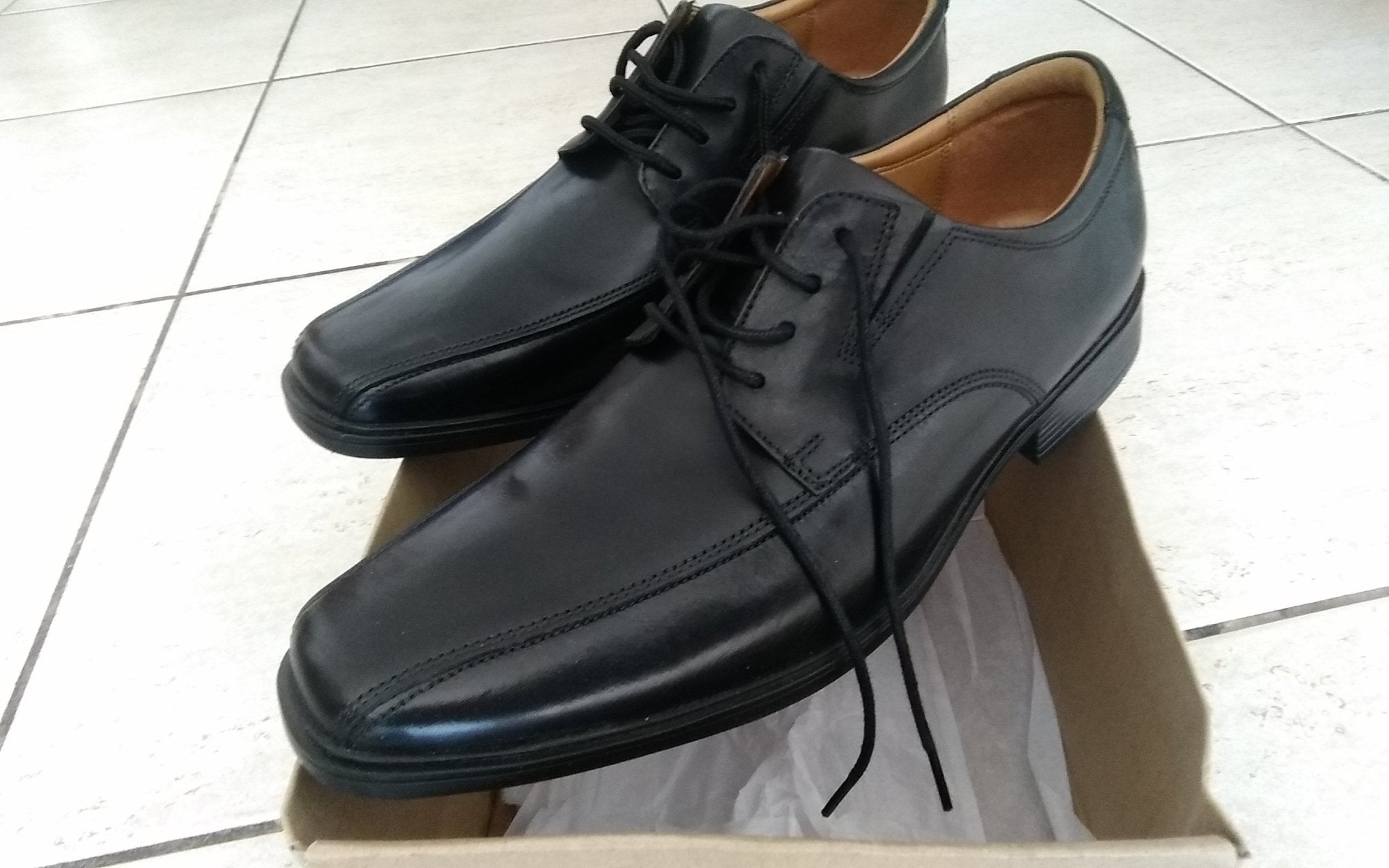 Clarks Shoes US size 10 - The Jerusalem Market