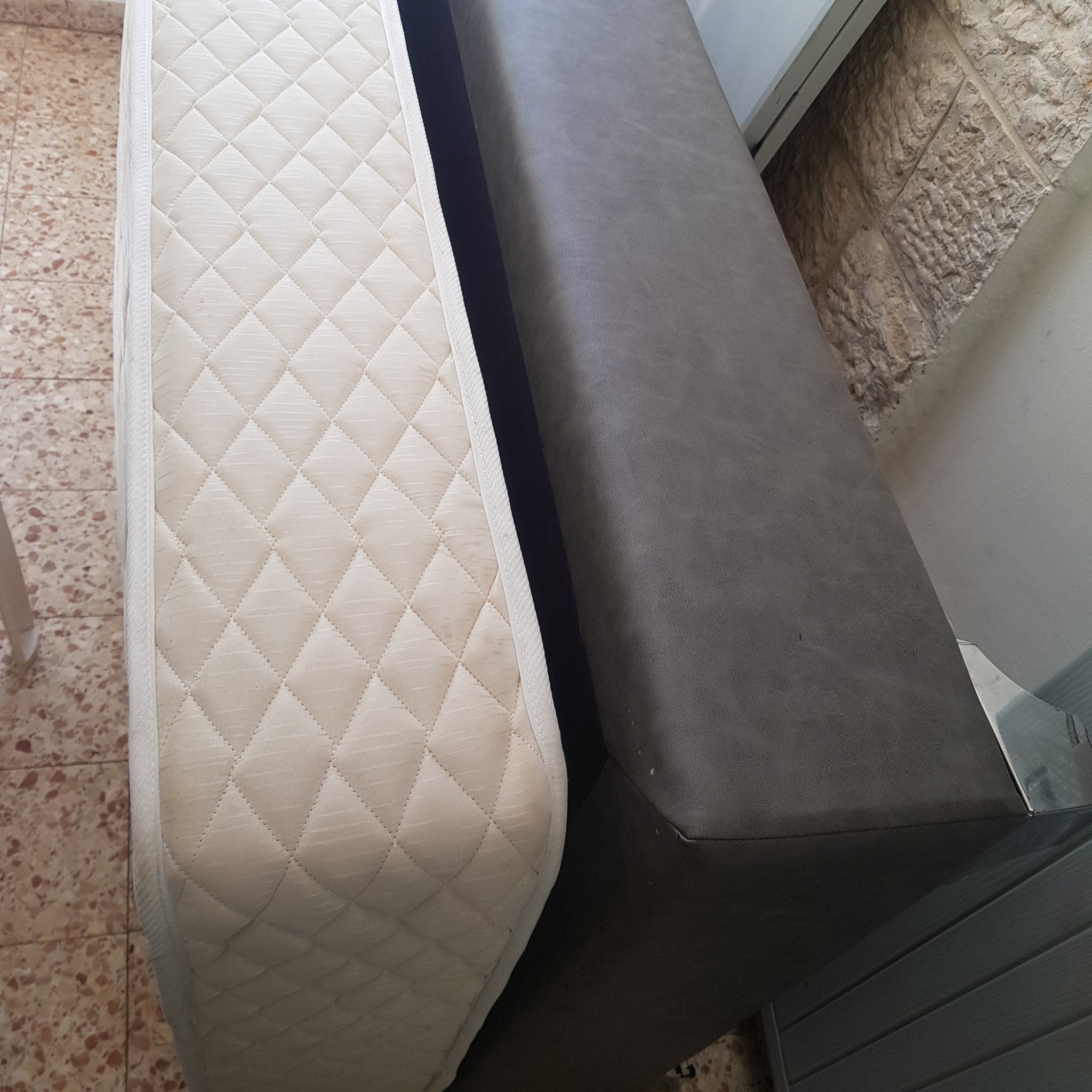 Bed and Base - The Jerusalem Market