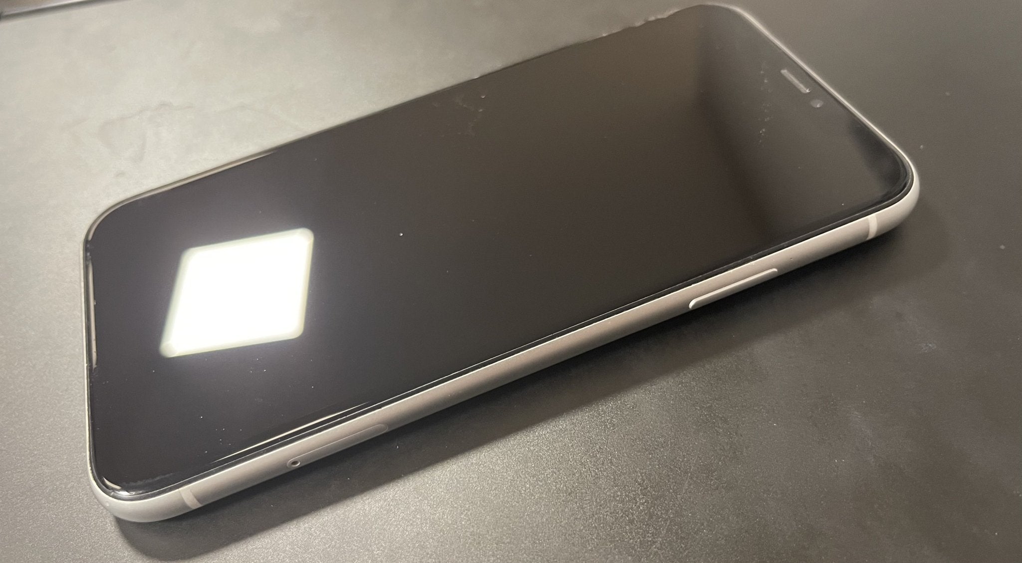 iPhone XR 256 G in white - The Jerusalem Market
