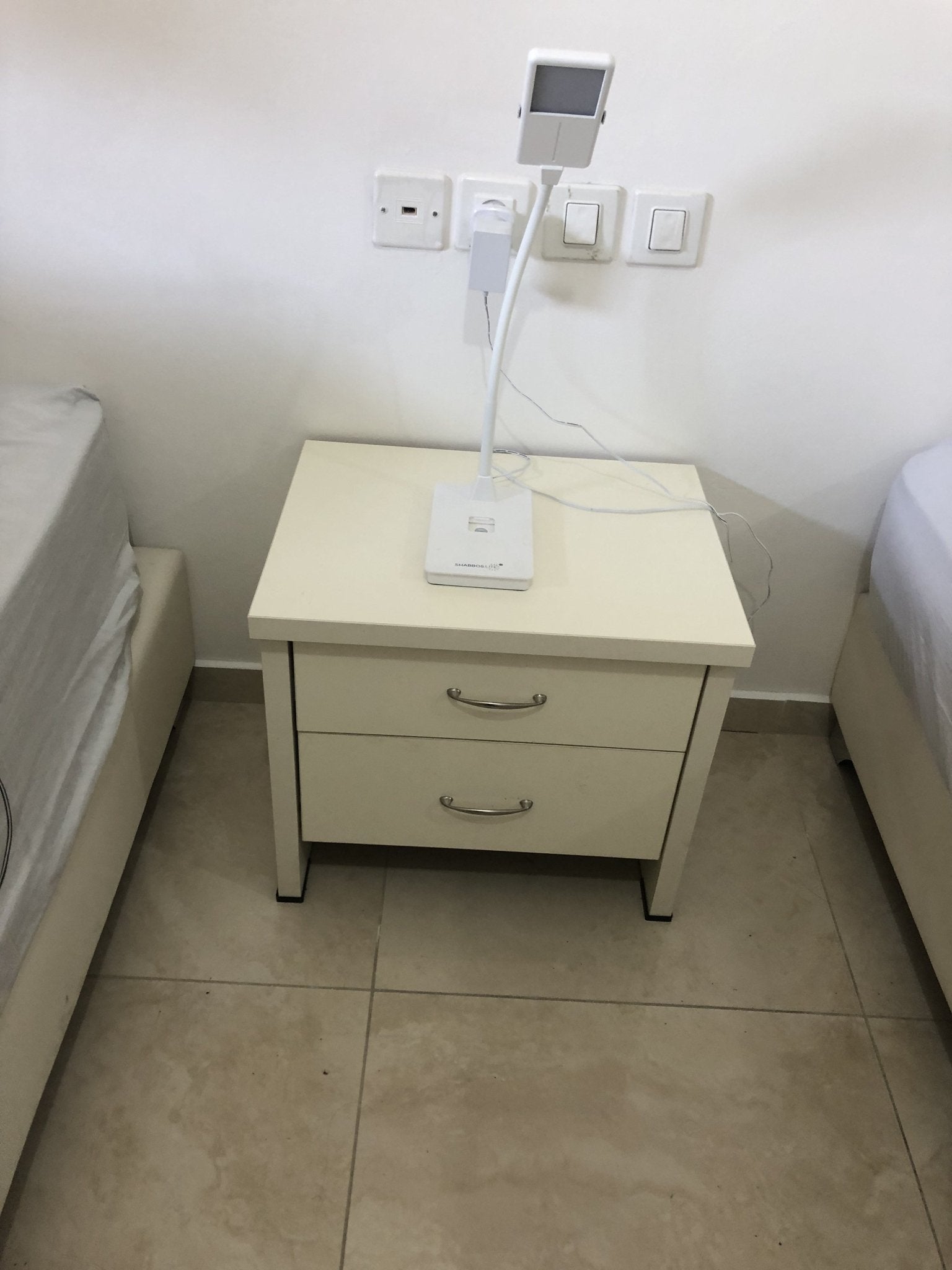 2 Beds w mattress and night table - The Jerusalem Market