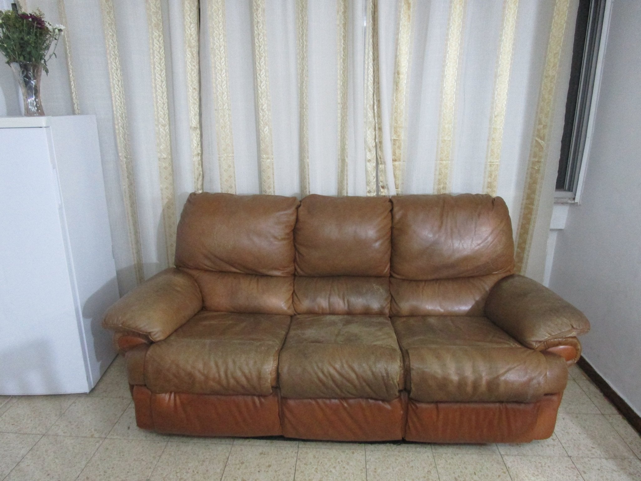 3 seater couch - The Jerusalem Market