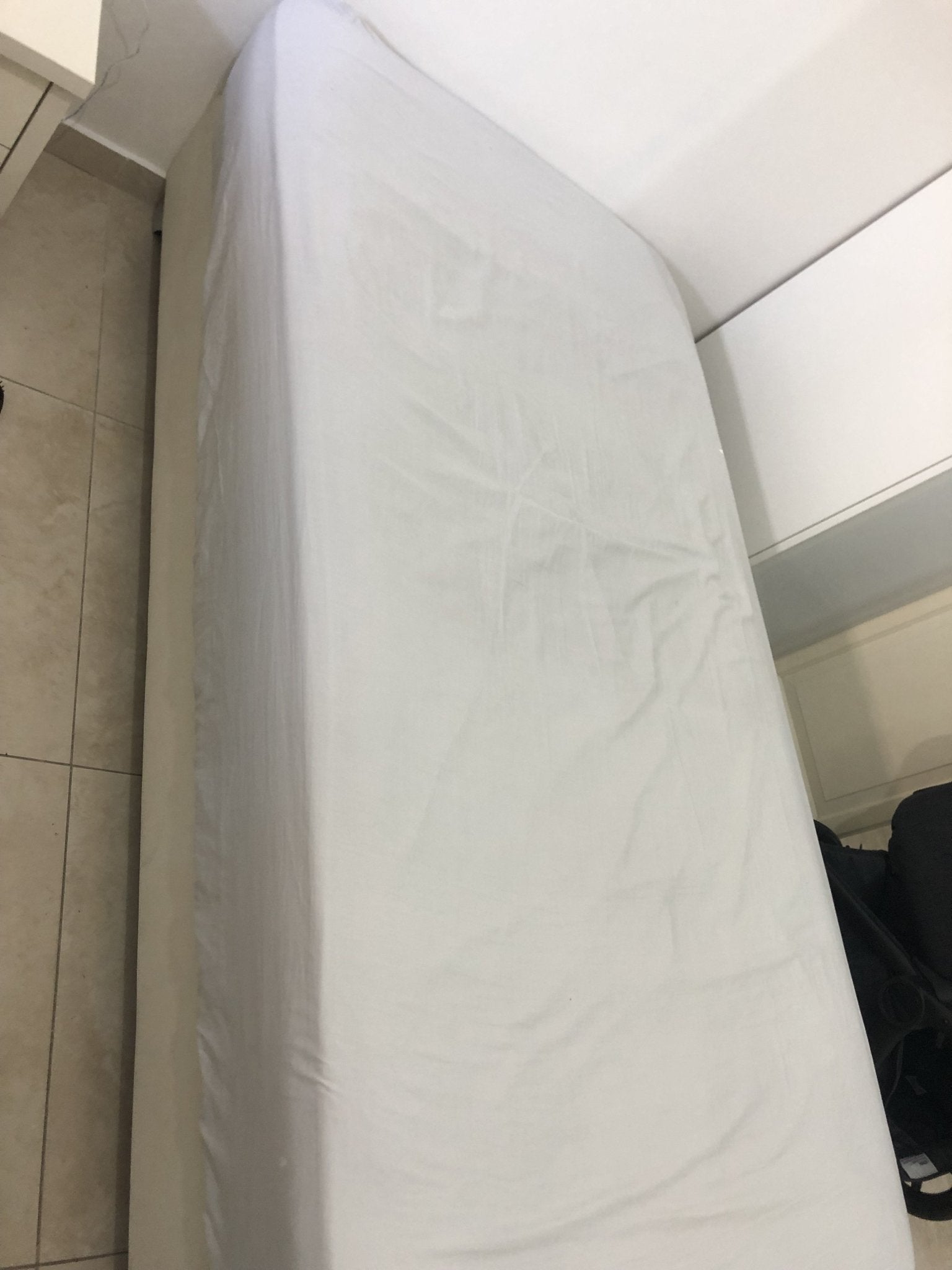 2 beds with night table - The Jerusalem Market